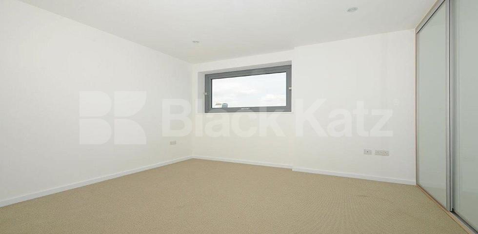 			NEW INSTRUCTION , 1 Bedroom, 1 bath, 1 reception Apartment			 Rosler Building. Ewer Street., London Bridge